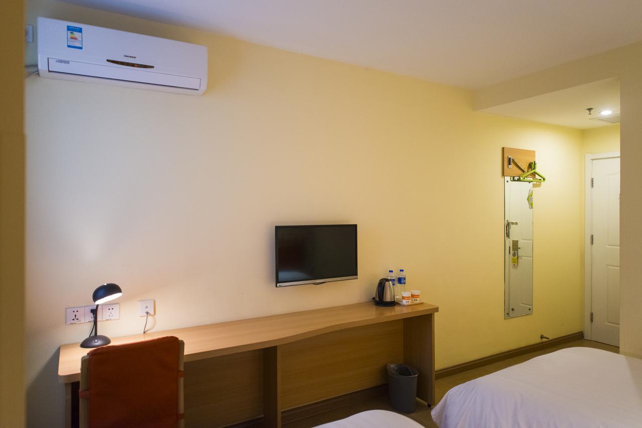 Home Inn Shanghai Railway Station North Square Esterno foto